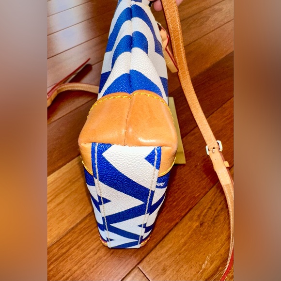 Dooney & Bourke Navy and White Chevron Crossbody Bag - Picture 8 of 13
